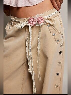 POL Feminine Handcrafted Blush Flower Belt OS